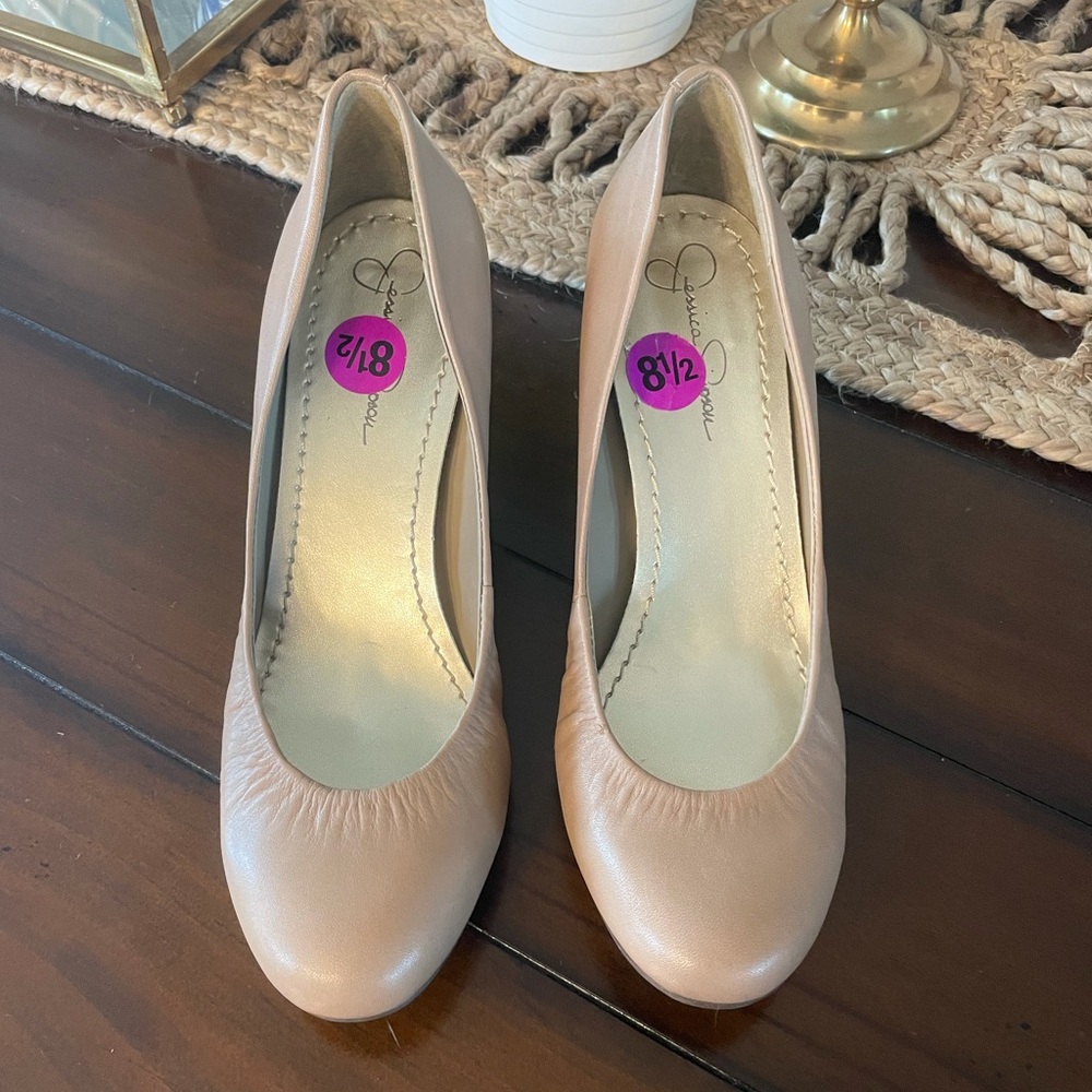 NWT Brand New Jessica Simpson Nude Wedges